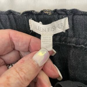 Eileen Fisher Charcoal Denim Jeans. Size S. Fits medium. 100 percent Linen.